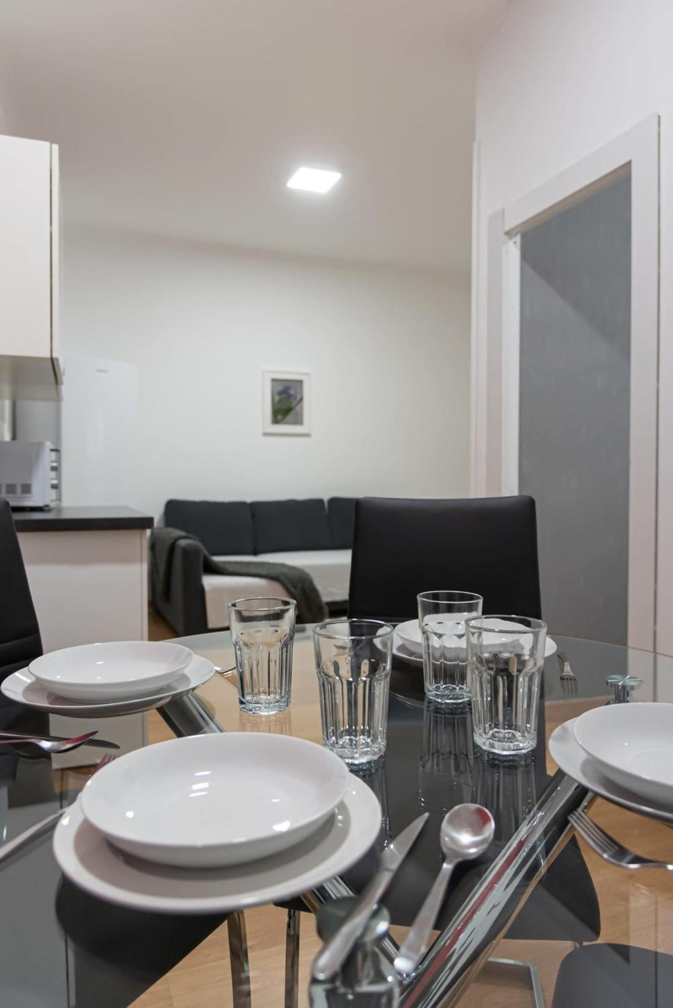 Apartamentos Day Madrid Luna Centro Gran Via Sol Malasana Bagian luar foto