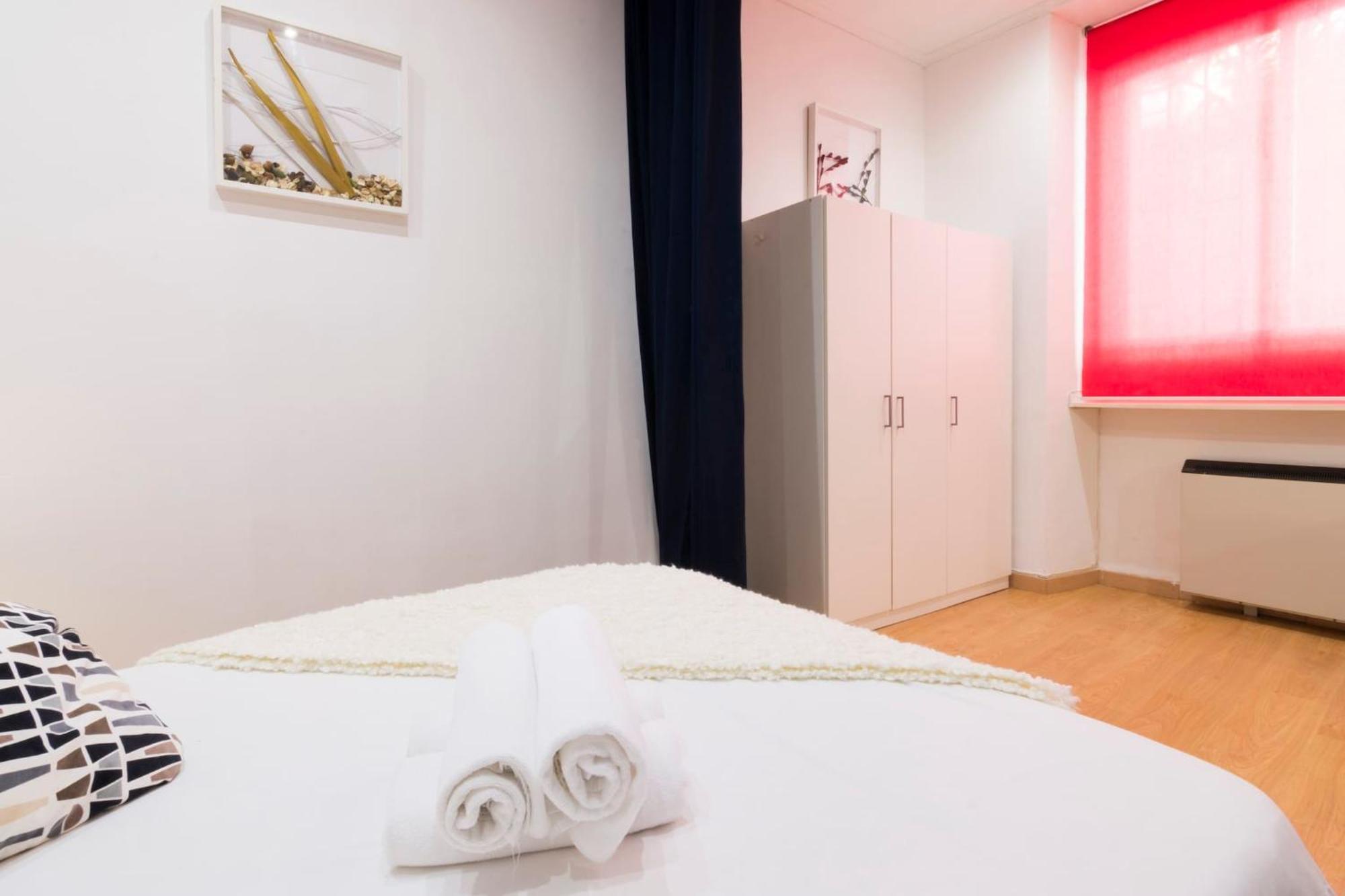 Apartamentos Day Madrid Luna Centro Gran Via Sol Malasana Bagian luar foto