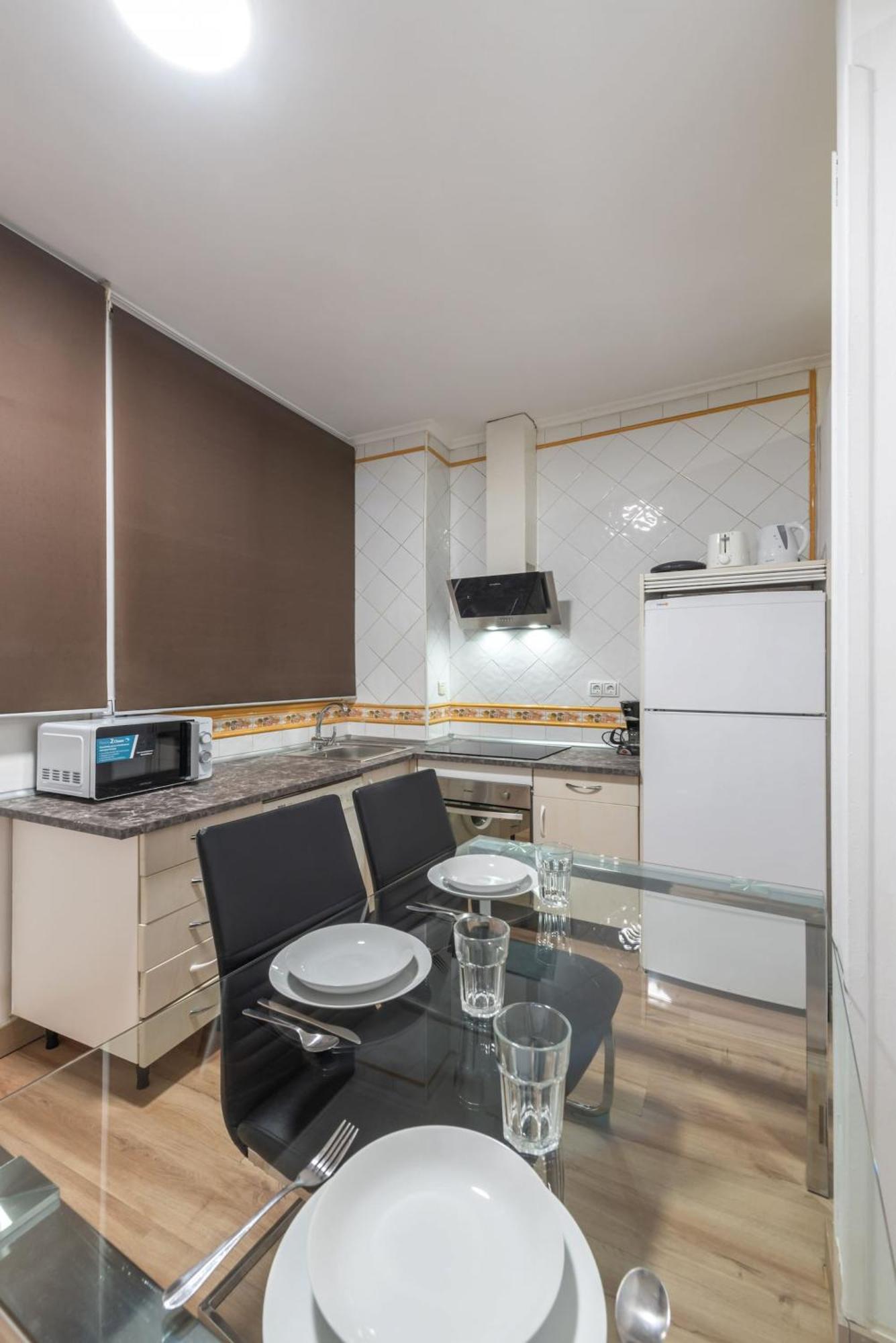 Apartamentos Day Madrid Luna Centro Gran Via Sol Malasana Bagian luar foto